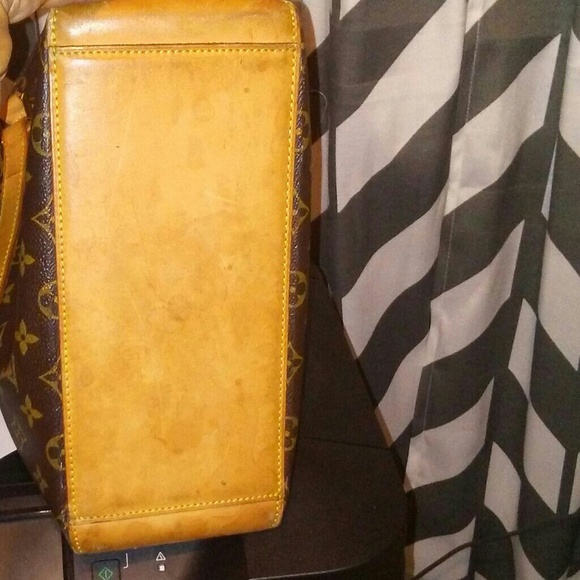 AUTHENTIC LV posh will authenticate - Picture 6 of 8